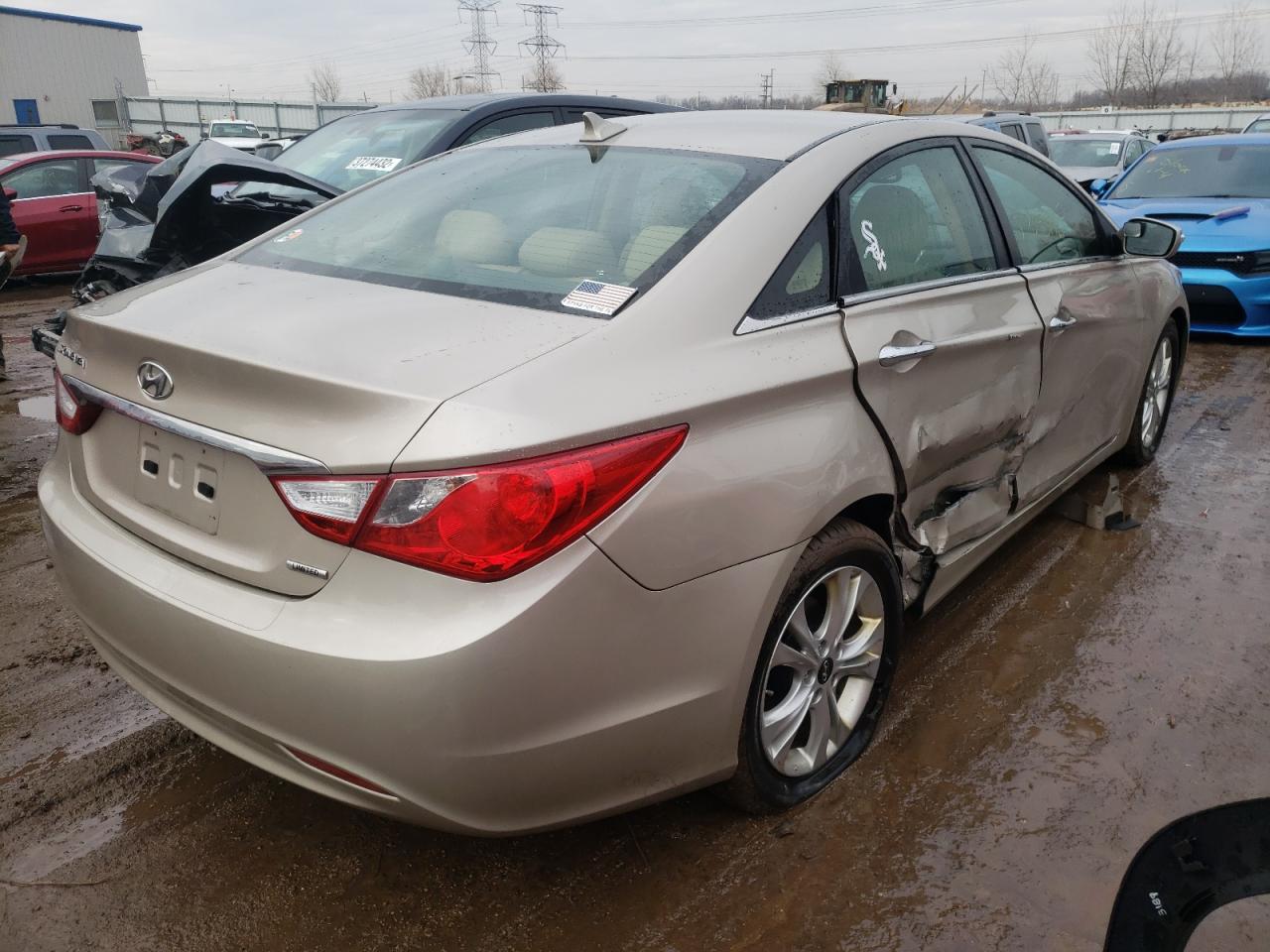 Photo 4 from auction – 2011 HYUNDAI SONATA SE with VIN 5NPEC4AC5BH274989