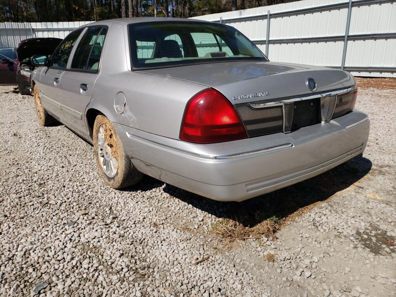 Photo 3 from auction – 2010 MERCURY GRAND MARQ with VIN 2MEBM7FV3AX636986