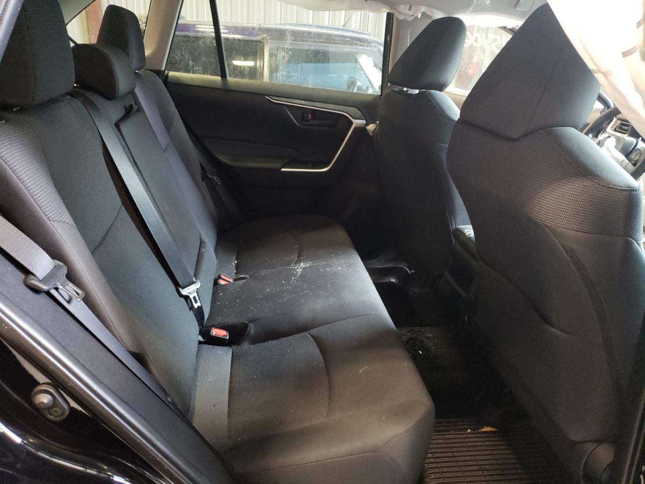Photo 6 from auction – 2020 TOYOTA RAV4 LE with VIN 2T3F1RFV3LC115935
