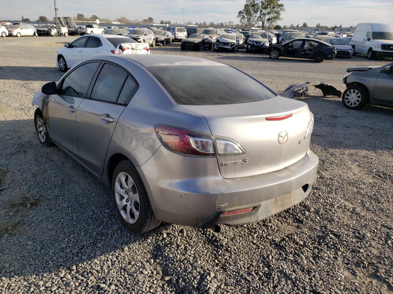Photo 3 from auction – 2011 MAZDA 3 I with VIN JM1BL1UG8B1426724