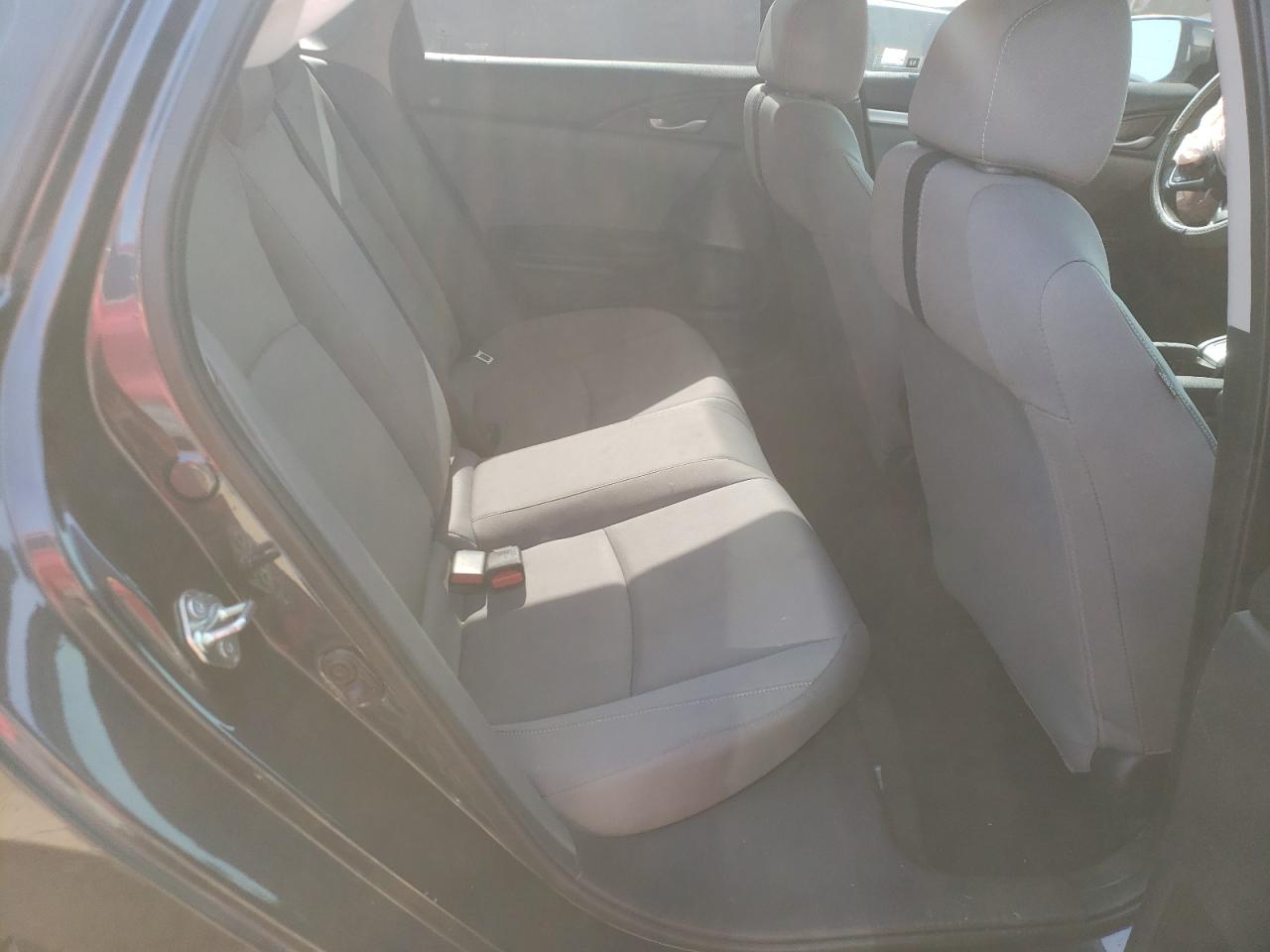 Photo 6 from auction – 2017 HONDA CIVIC LX with VIN 19XFC2F5XHE201908