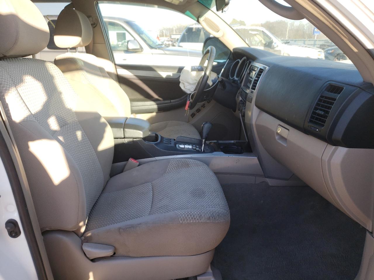 Photo 5 from auction – 2006 TOYOTA 4RUNNER SR with VIN JTEZU14R960077271