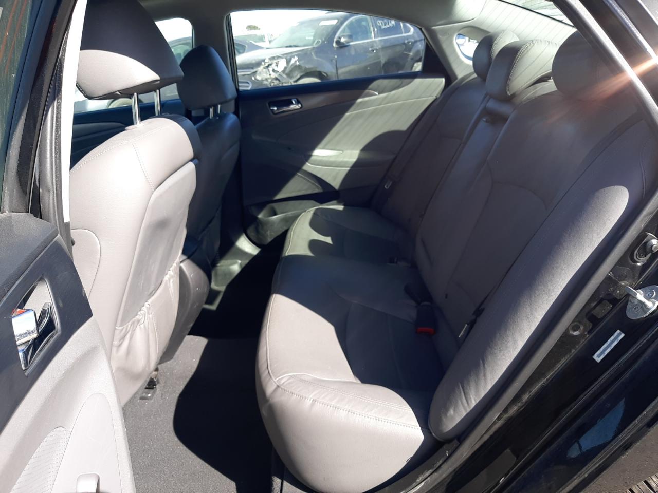 Photo 6 from auction – 2014 HYUNDAI SONATA HYB with VIN KMHEC4A4XEA104840