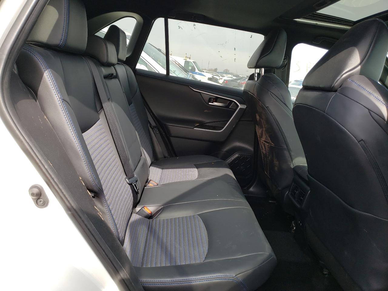 Photo 6 from auction – 2020 TOYOTA RAV4 with VIN 4T3E6RFV6LU004291