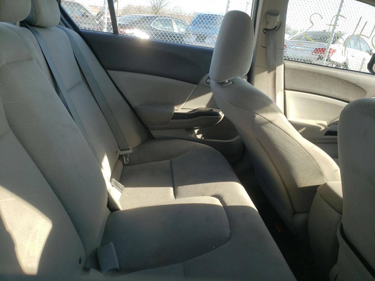Photo 6 from auction – 2012 HONDA CIVIC LX with VIN 19XFB2F53CE319715
