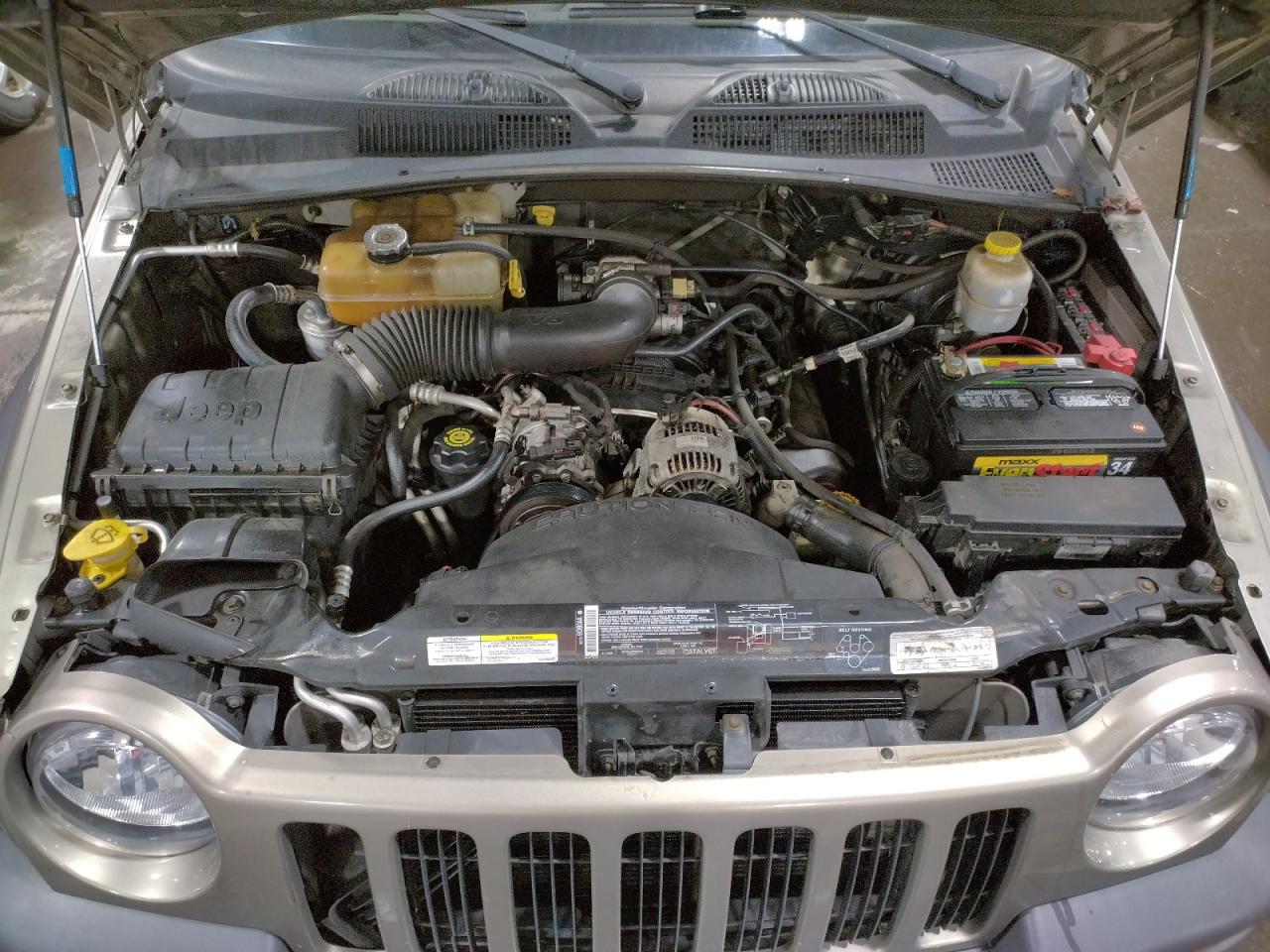 Photo 7 from auction – 2004 JEEP LIBERTY SP with VIN 1J4GL48K74W136271