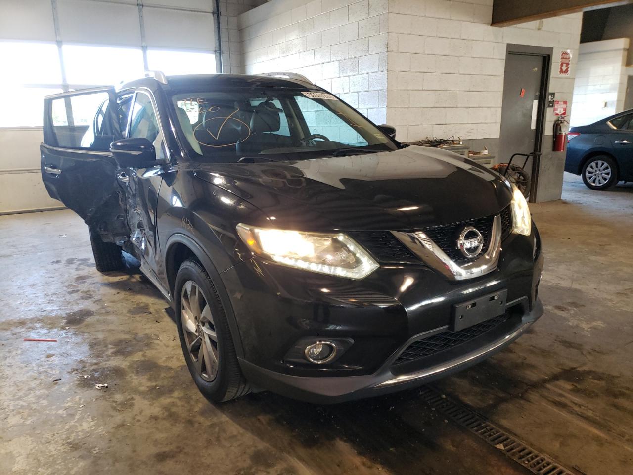 NISSAN ROGUE S 2014 with VIN 5N1AT2MV8EC811494 - Photo from auction