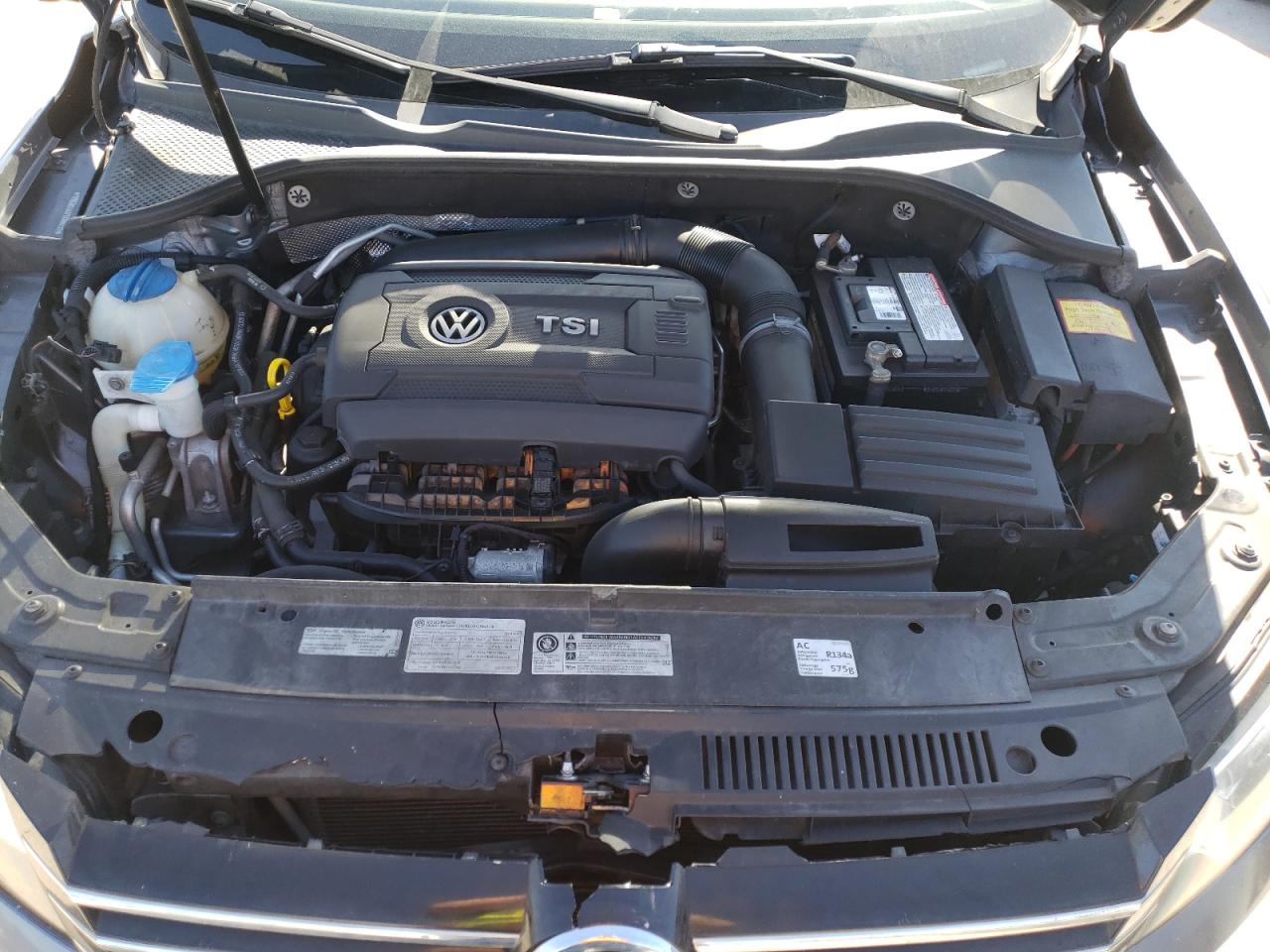 Photo 7 from auction – 2014 VOLKSWAGEN PASSAT S with VIN 1VWAS7A37EC090721