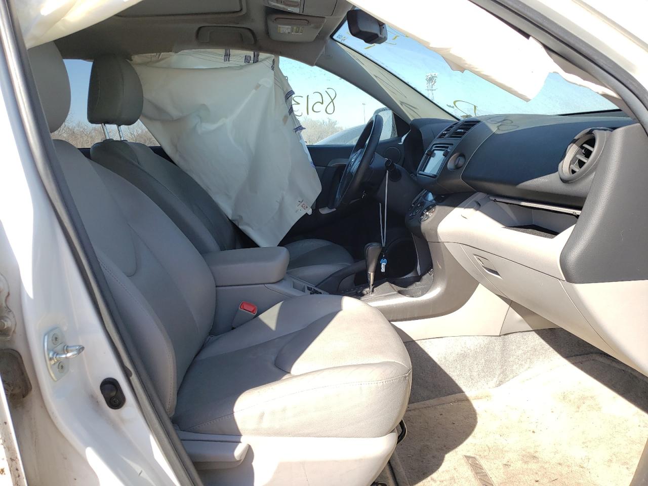 Photo 5 from auction – 2012 TOYOTA RAV4 LIMIT with VIN 2T3DK4DVXCW089715
