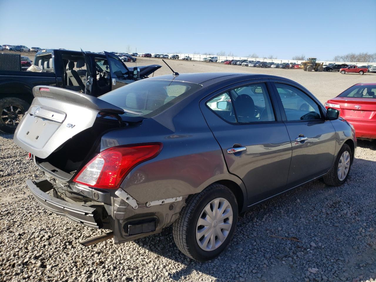 Photo 4 from auction – 2019 NISSAN VERSA S with VIN 3N1CN7AP6KL804184