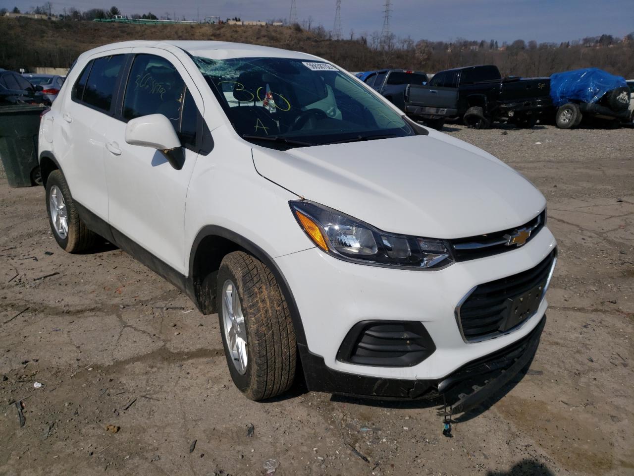 CHEVROLET TRAX LS 2018 with VIN KL7CJNSB9JB721135 - Photo from auction