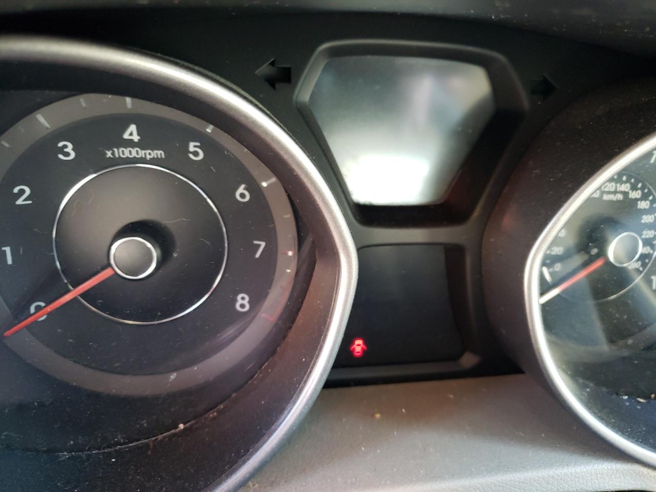 Photo 8 from auction – 2015 HYUNDAI ELANTRA with VIN 5NPDH4AE3FH627797