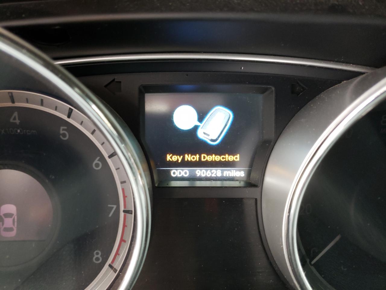 Photo 8 from auction – 2014 HYUNDAI SONATA SE with VIN 5NPEC4AB8EH857195