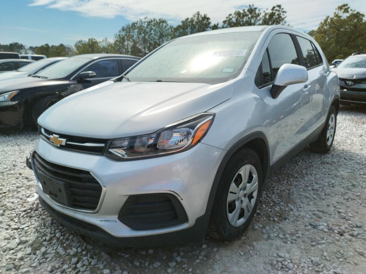 Photo 2 from auction – 2018 CHEVROLET TRAX LS with VIN 3GNCJKSB8JL158182