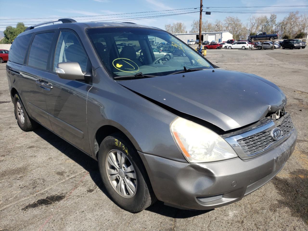 KIA SEDONA LX 2011 with VIN KNDMG4C71B6381774 - Photo from auction