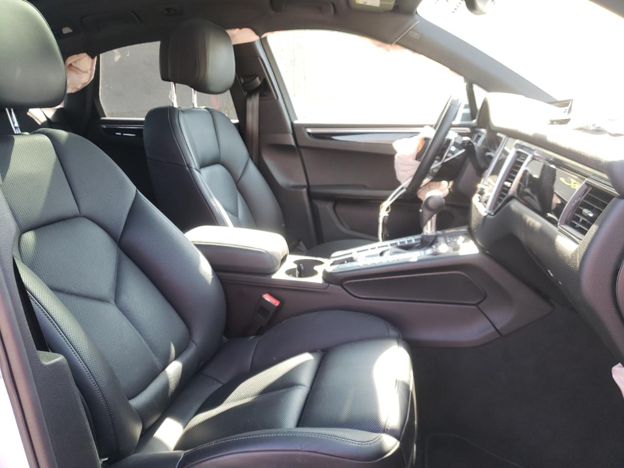 Photo 5 from auction – 2018 PORSCHE MACAN S with VIN WP1AB2A56JLB38046
