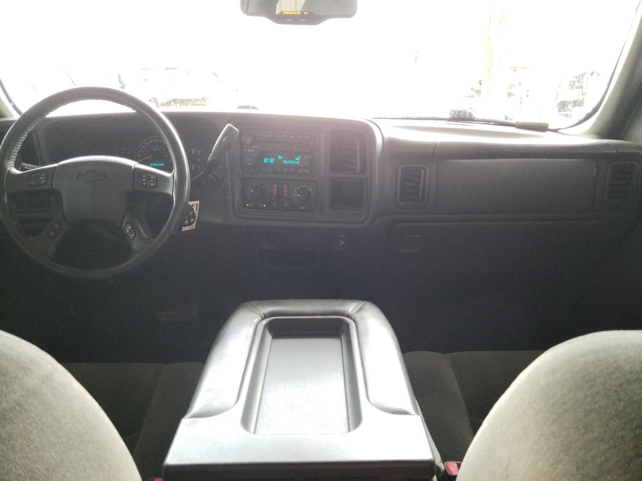 Photo 9 from auction – 2004 CHEVROLET SILVERADO with VIN 2GCEC13T941359978