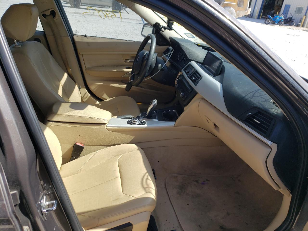 Photo 5 from auction – 2012 BMW 328 I with VIN WBA3A5G5XCNP16613