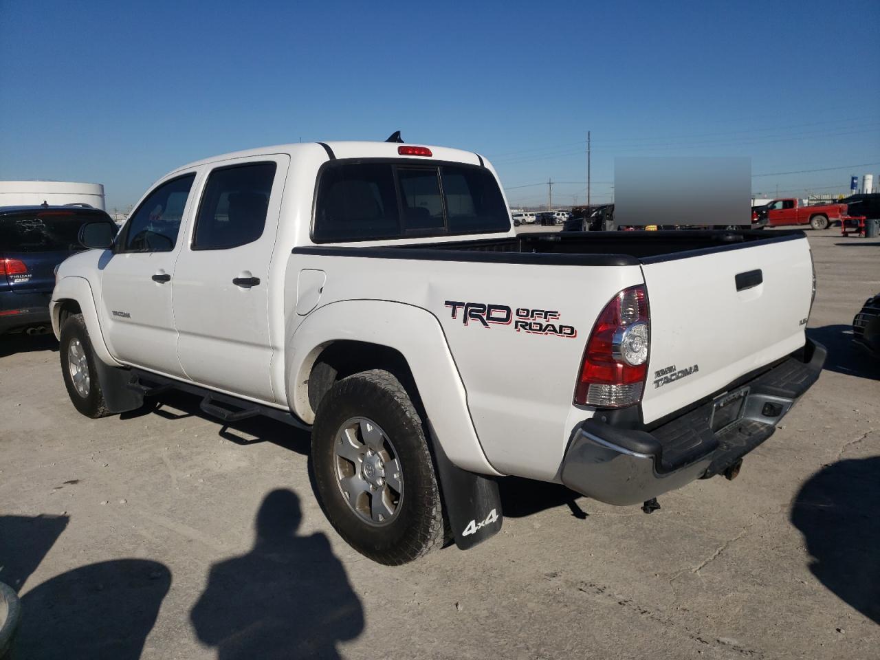 Photo 3 from auction – 2014 TOYOTA TACOMA DOU with VIN 3TMLU4EN5EM143320