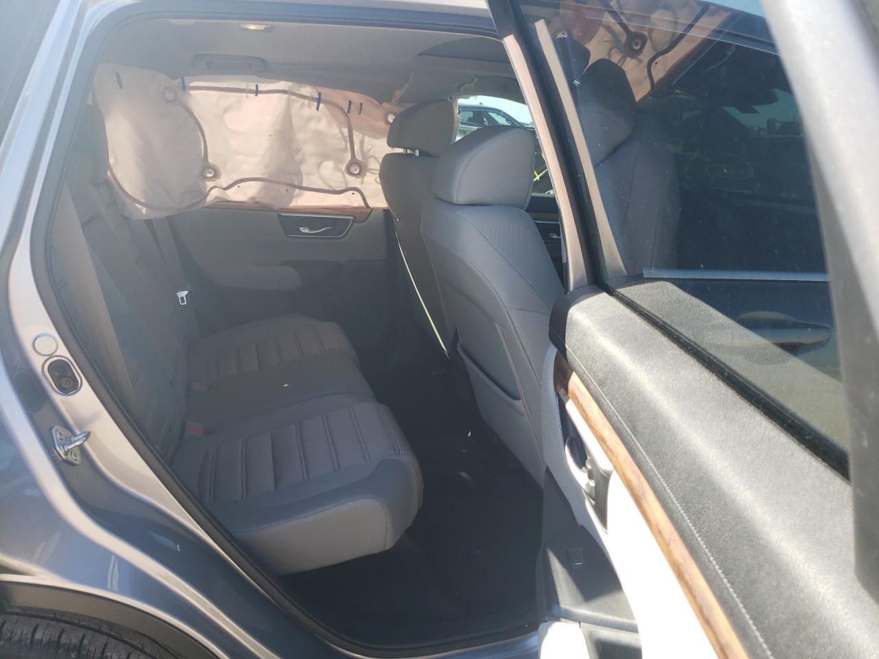 Photo 6 from auction – 2017 HONDA CR-V EX with VIN 7FARW1H56HE047210