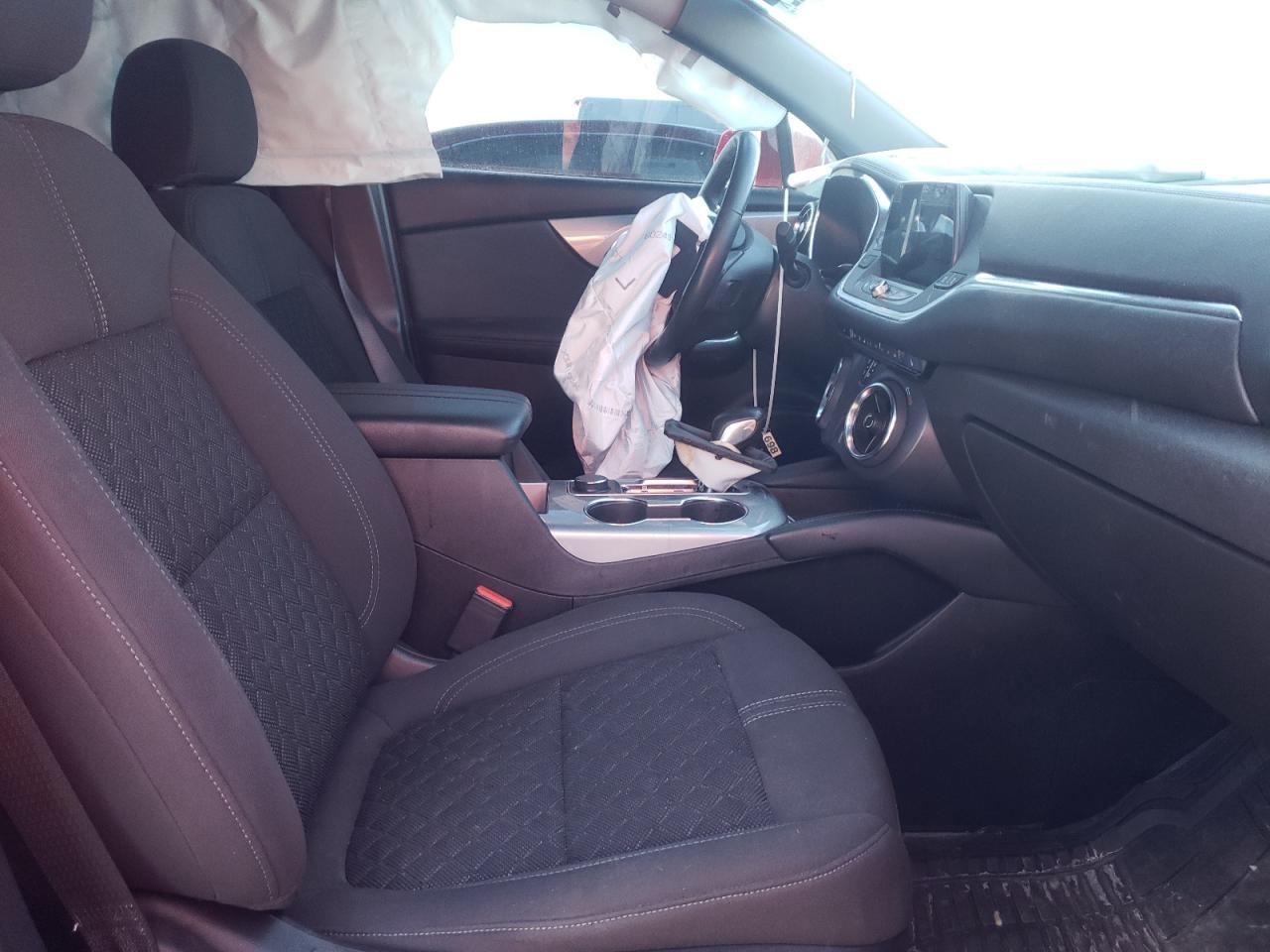 Photo 5 from auction – 2020 CHEVROLET BLAZER 2LT with VIN 3GNKBCRS3LS627336