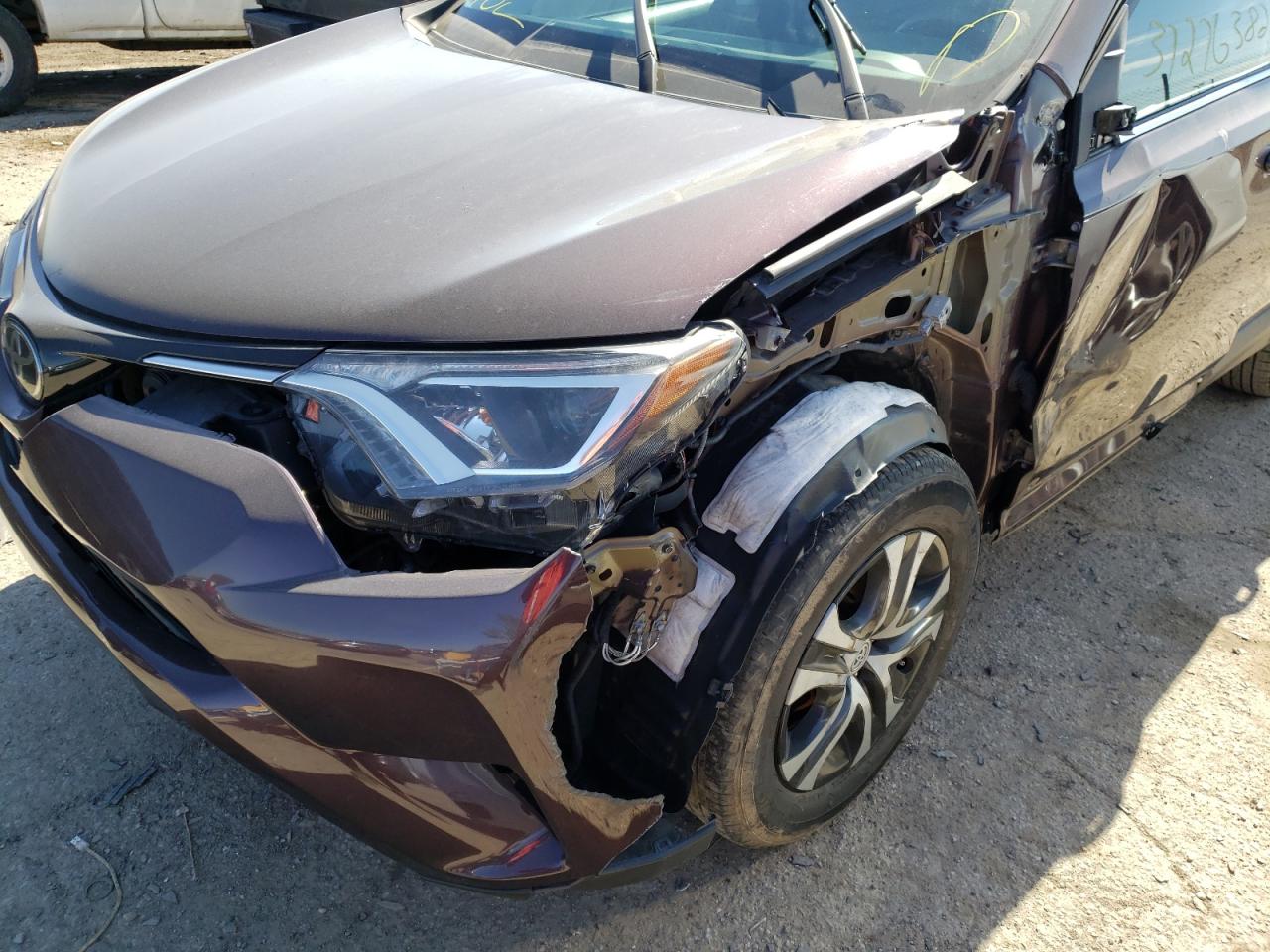Photo 9 from auction – 2017 TOYOTA RAV4 LE with VIN 2T3BFREV4HW607672
