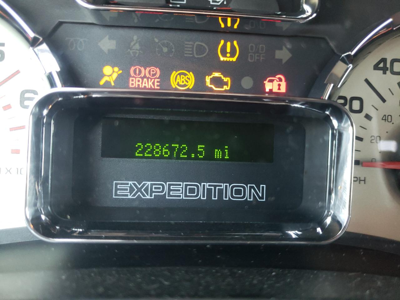 Photo 8 from auction – 2008 FORD EXPEDITION with VIN 1FMFU19518LA85374