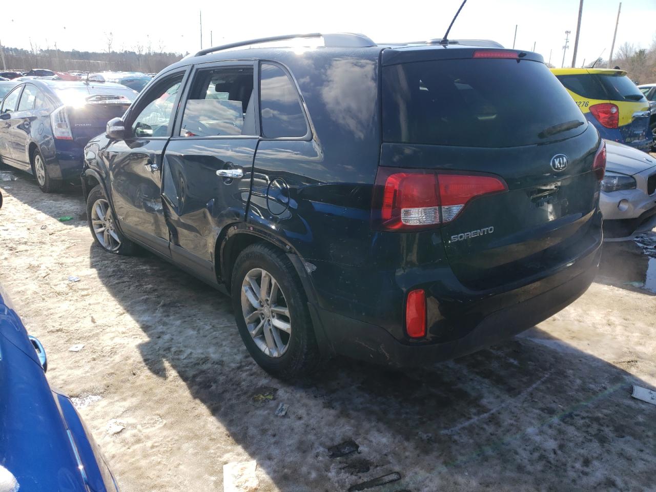 Photo 3 from auction – 2015 KIA SORENTO LX with VIN 5XYKTCA65FG604554