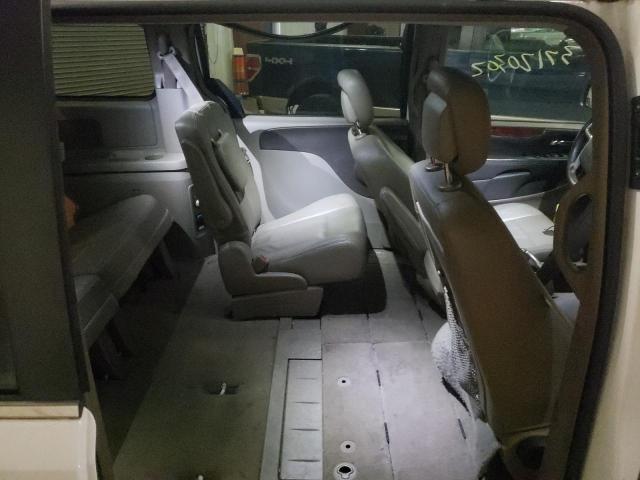 Photo 6 from auction – 2016 CHRYSLER TOWN & COU with VIN 2C4RC1BG4GR301269
