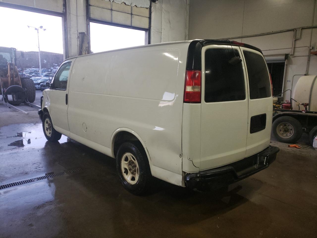 Photo 3 from auction – 2005 CHEVROLET EXPRESS G1 with VIN 1GCFH15T951216510