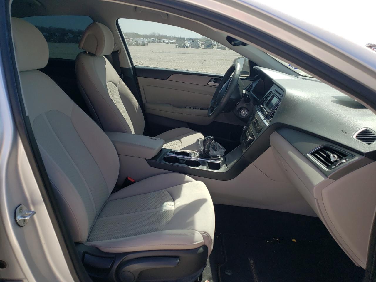 Photo 5 from auction – 2015 HYUNDAI SONATA SE with VIN 5NPE24AF5FH199374