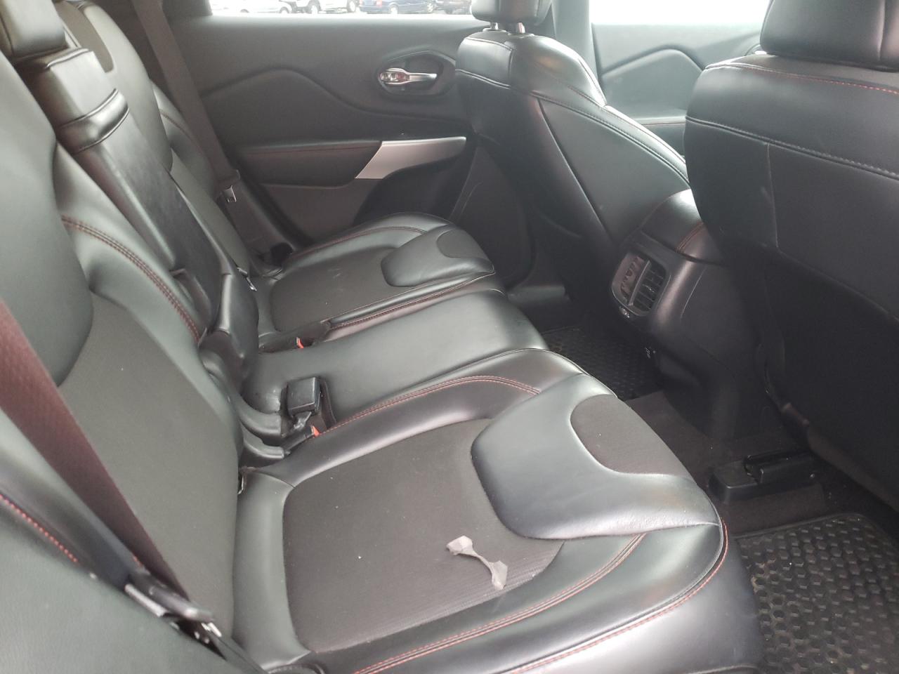 Photo 6 from auction – 2018 JEEP CHEROKEE T with VIN 1C4PJMBB7JD569164