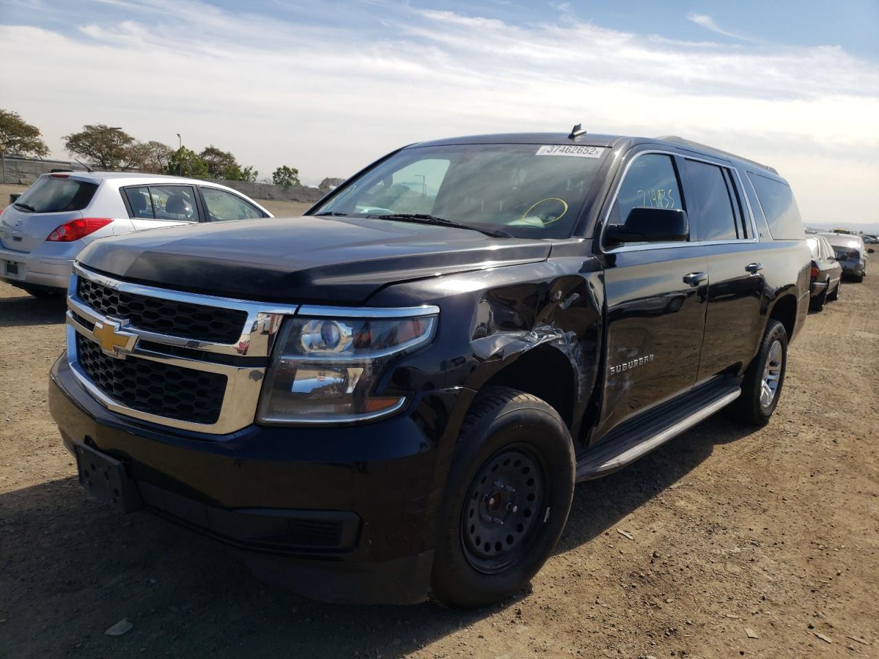 Photo 2 from auction – 2015 CHEVROLET SUBURBAN C with VIN 1GNSCHKC4FR240489