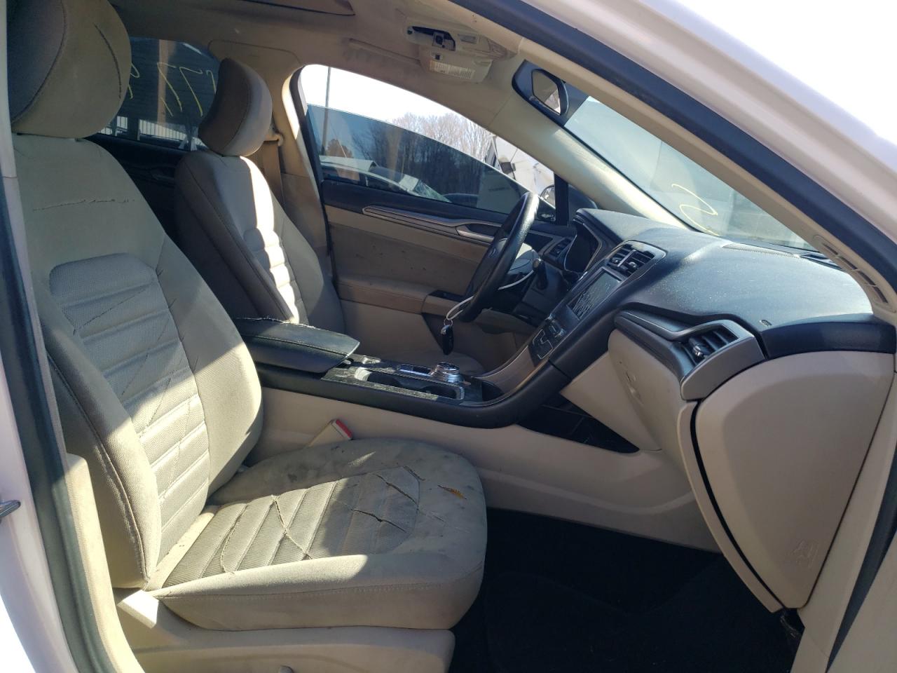 Photo 5 from auction – 2017 FORD FUSION SE with VIN 3FA6P0HD0HR261983