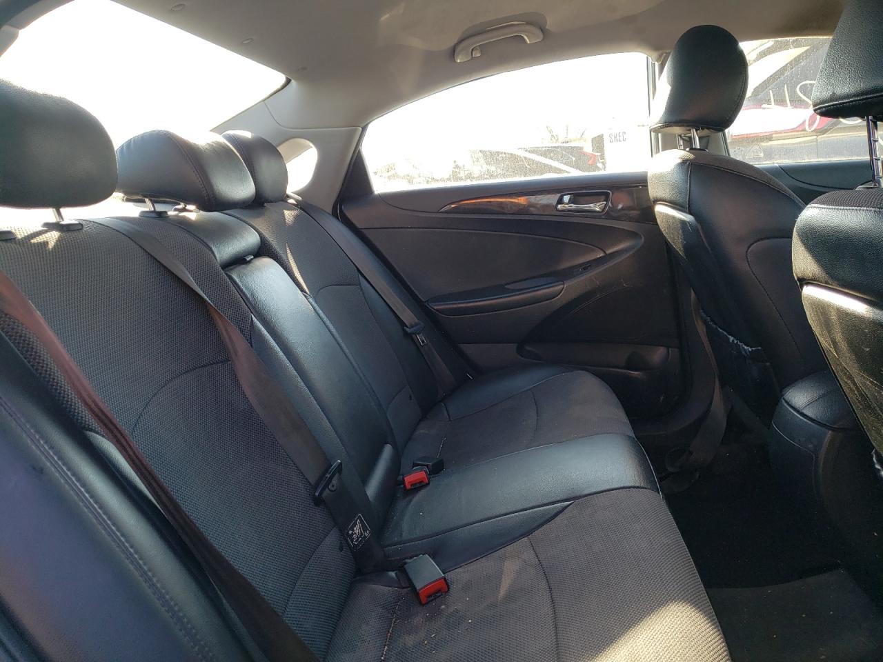 Photo 6 from auction – 2014 HYUNDAI SONATA SE with VIN 5NPEC4AC0EH827441
