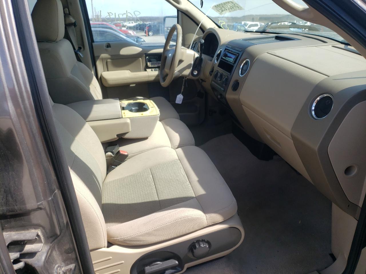 Photo 5 from auction – 2005 FORD F150 SUPER with VIN 1FTRW12W65KC39660
