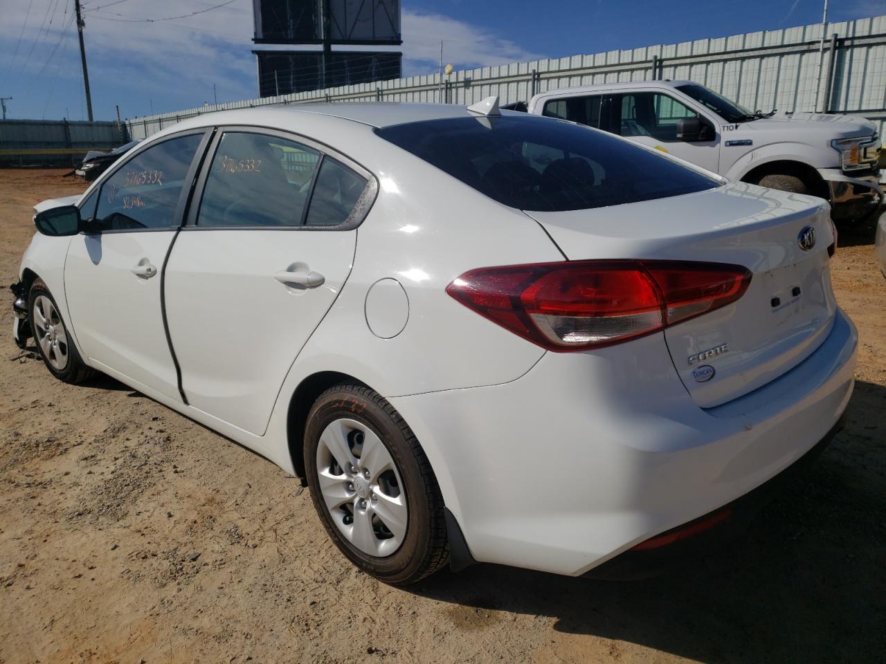 Photo 3 from auction – 2017 KIA FORTE LX with VIN 3KPFK4A78HE108358