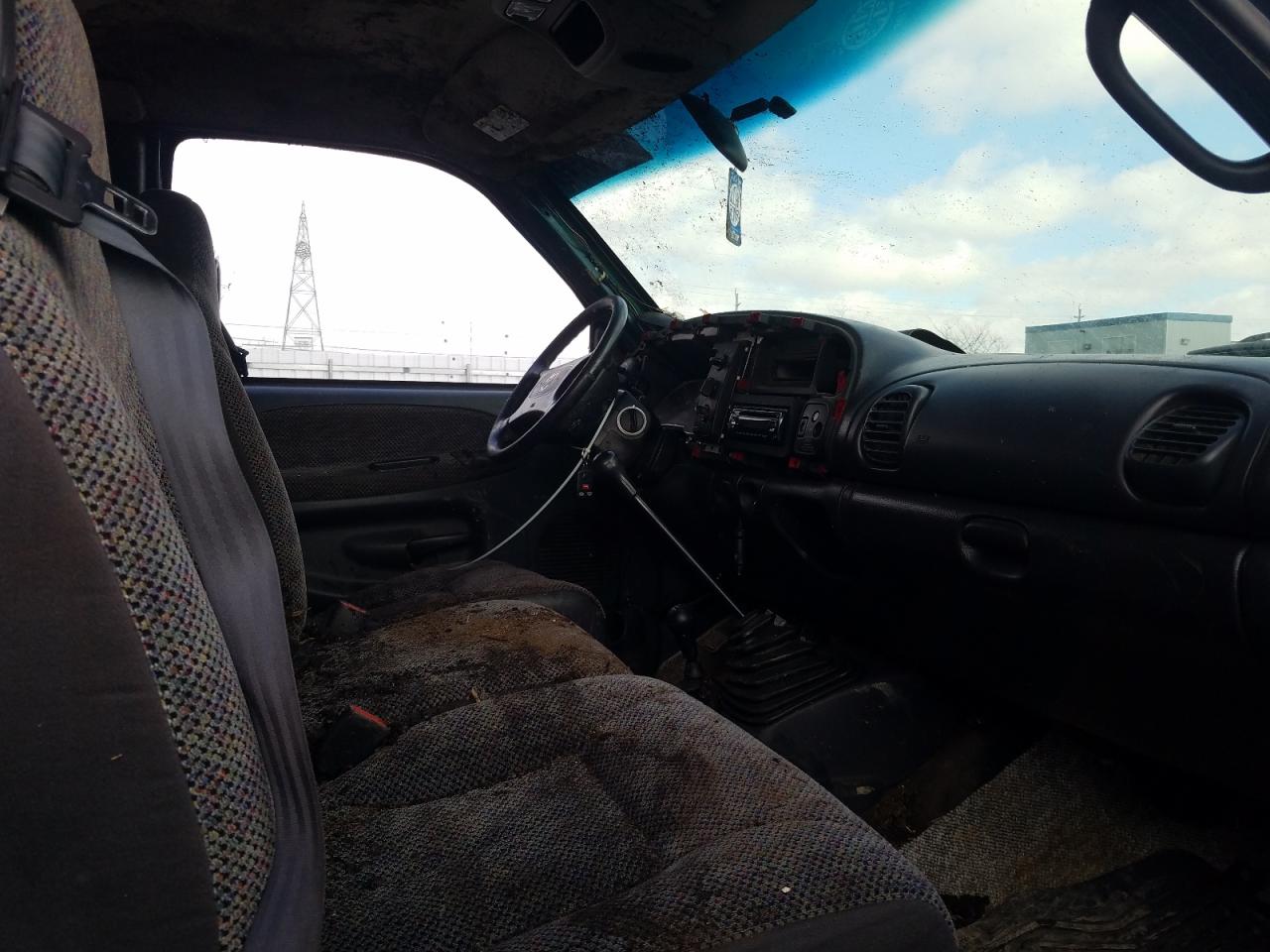 Photo 5 from auction – 1998 DODGE RAM 2500 with VIN 1B7KF23D2WJ104784