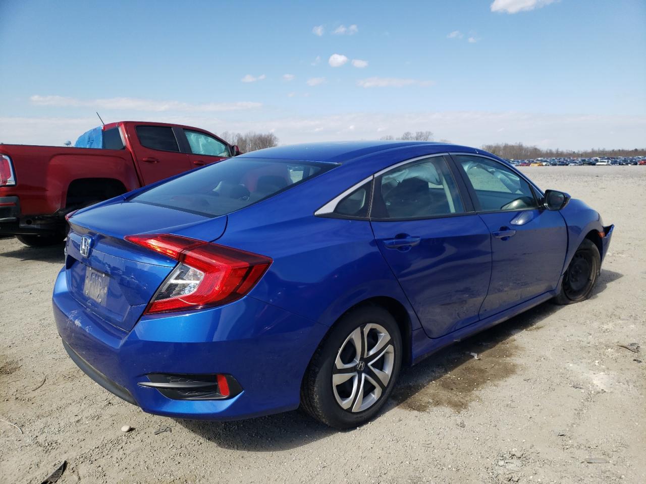 Photo 4 from auction – 2018 HONDA CIVIC LX with VIN 2HGFC2F57JH604028