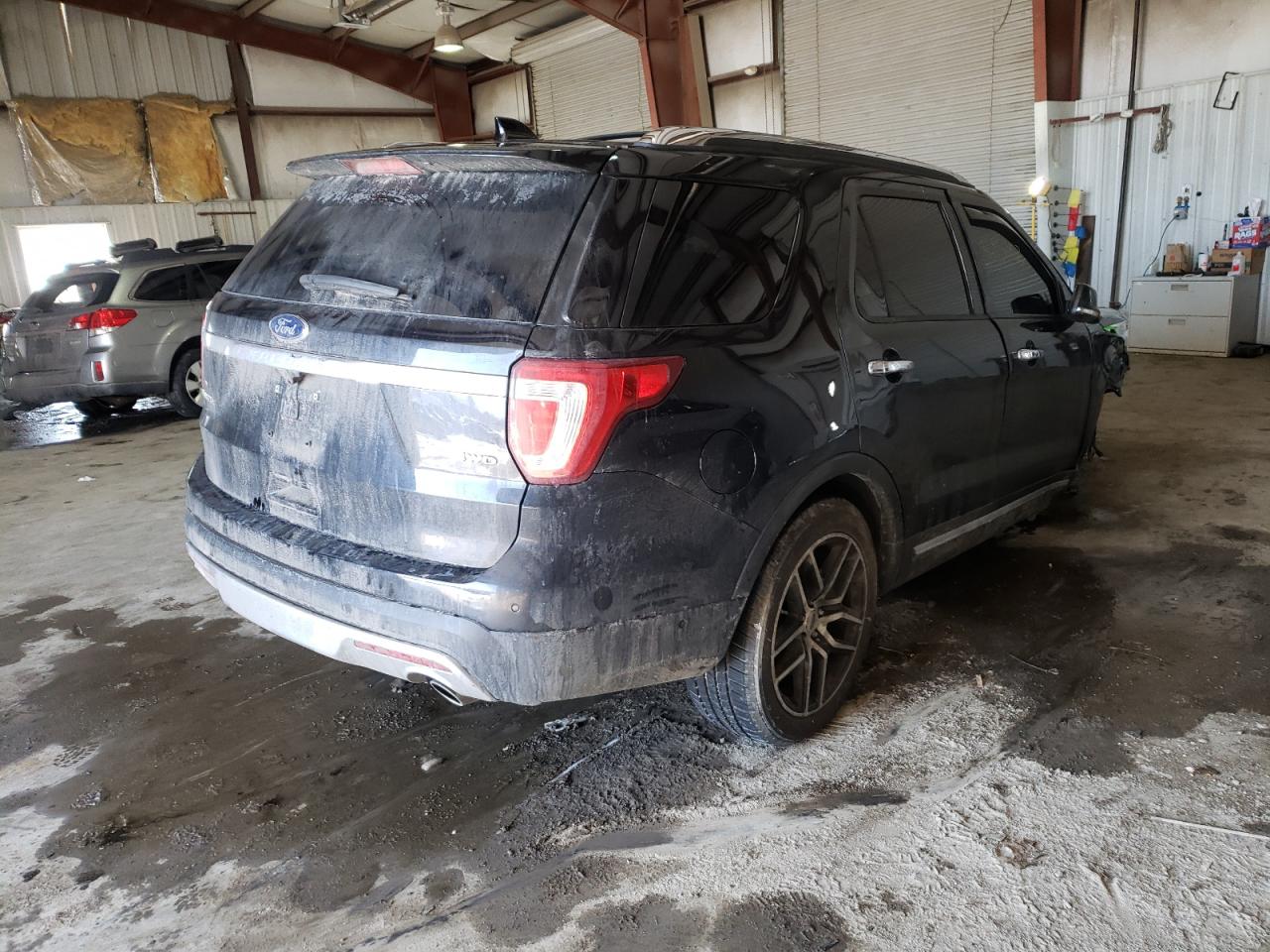 Photo 4 from auction – 2016 FORD EXPLORER L with VIN 1FM5K8F81GGA05569