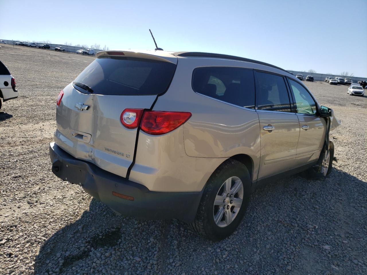 Photo 4 from auction – 2011 CHEVROLET TRAVERSE L with VIN 1GNKRJED4BJ127077