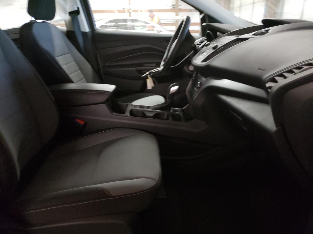Photo 5 from auction – 2019 FORD ESCAPE S with VIN 1FMCU0F73KUB86193