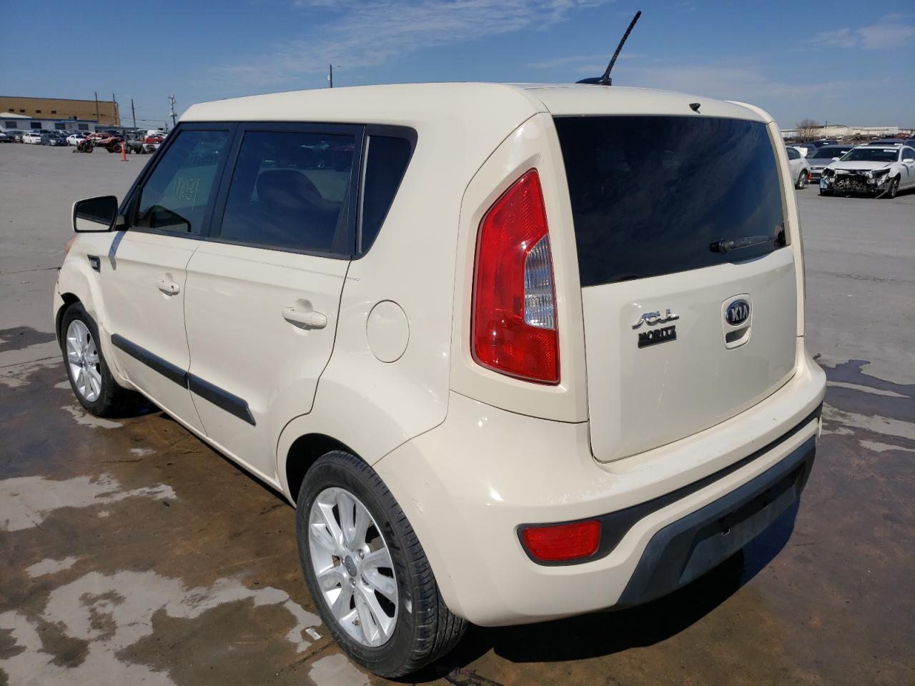 Photo 3 from auction – 2013 KIA SOUL with VIN KNDJT2A58D7567362