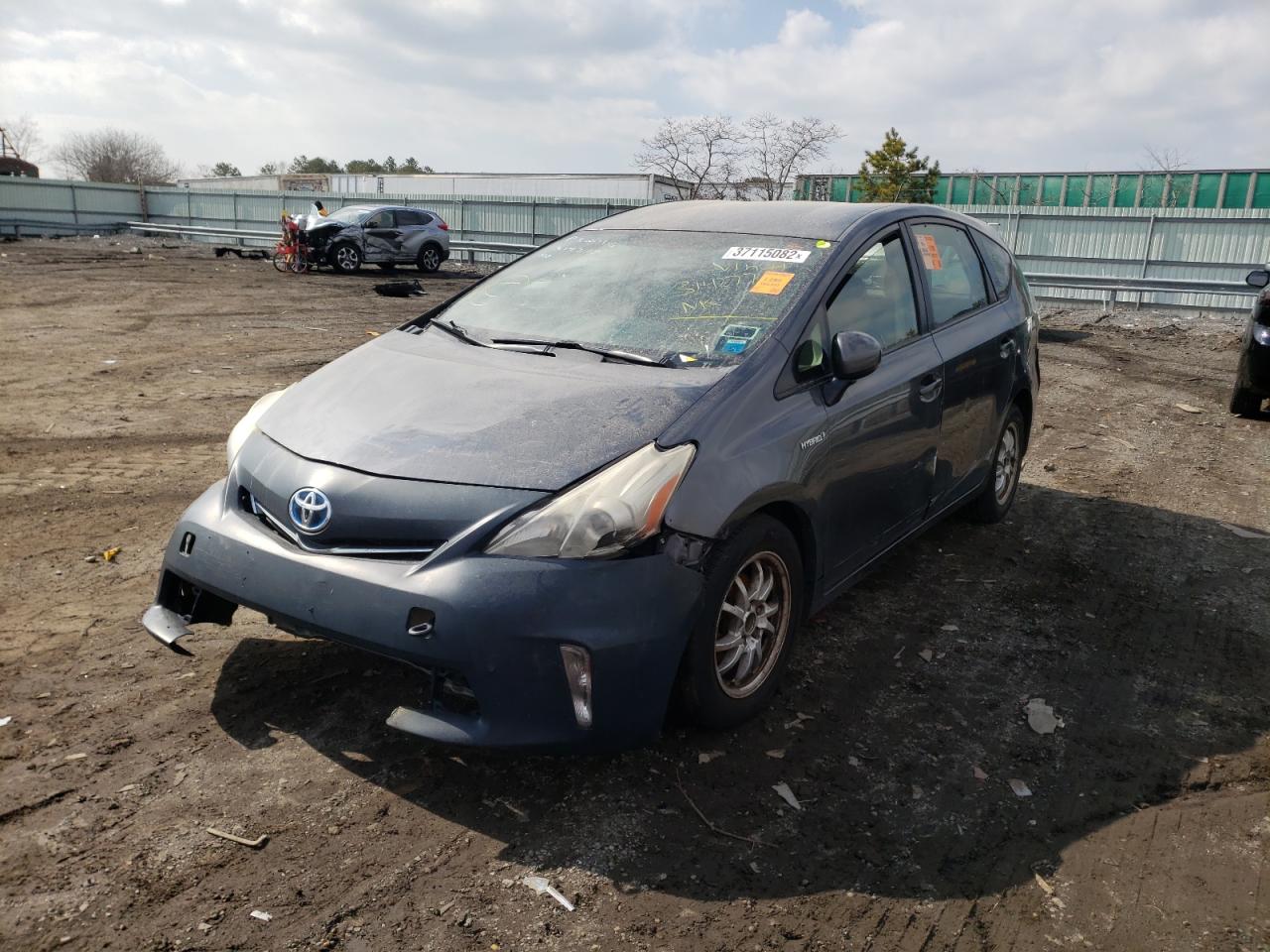 Photo 2 from auction – 2014 TOYOTA PRIUS V with VIN JTDZN3EU6E3314277