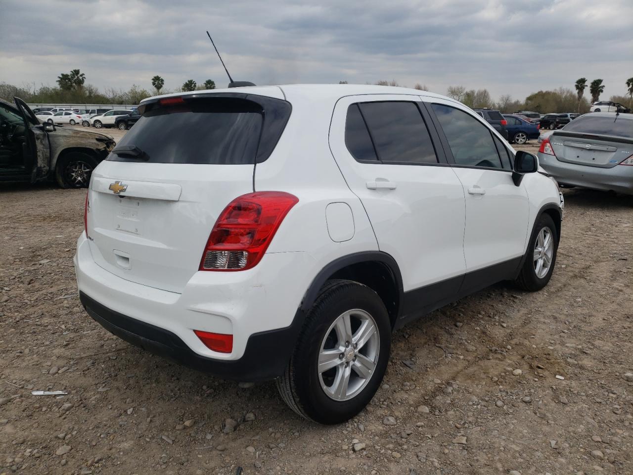 Photo 4 from auction – 2022 CHEVROLET TRAX LS with VIN KL7CJKSM5NB501352