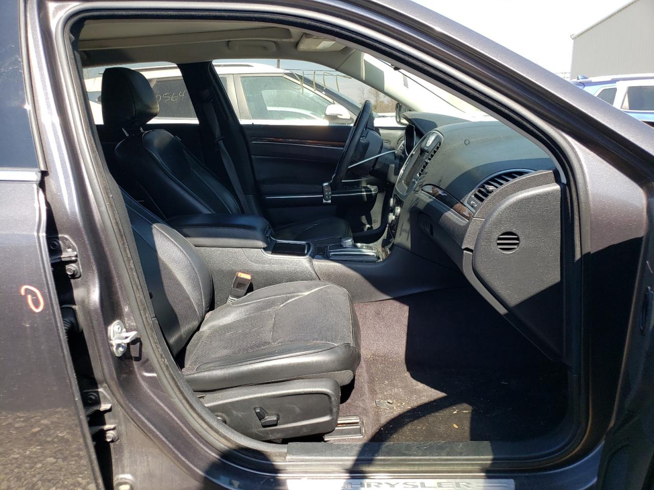 Photo 5 from auction – 2017 CHRYSLER 300C with VIN 2C3CCAEG6HH559984