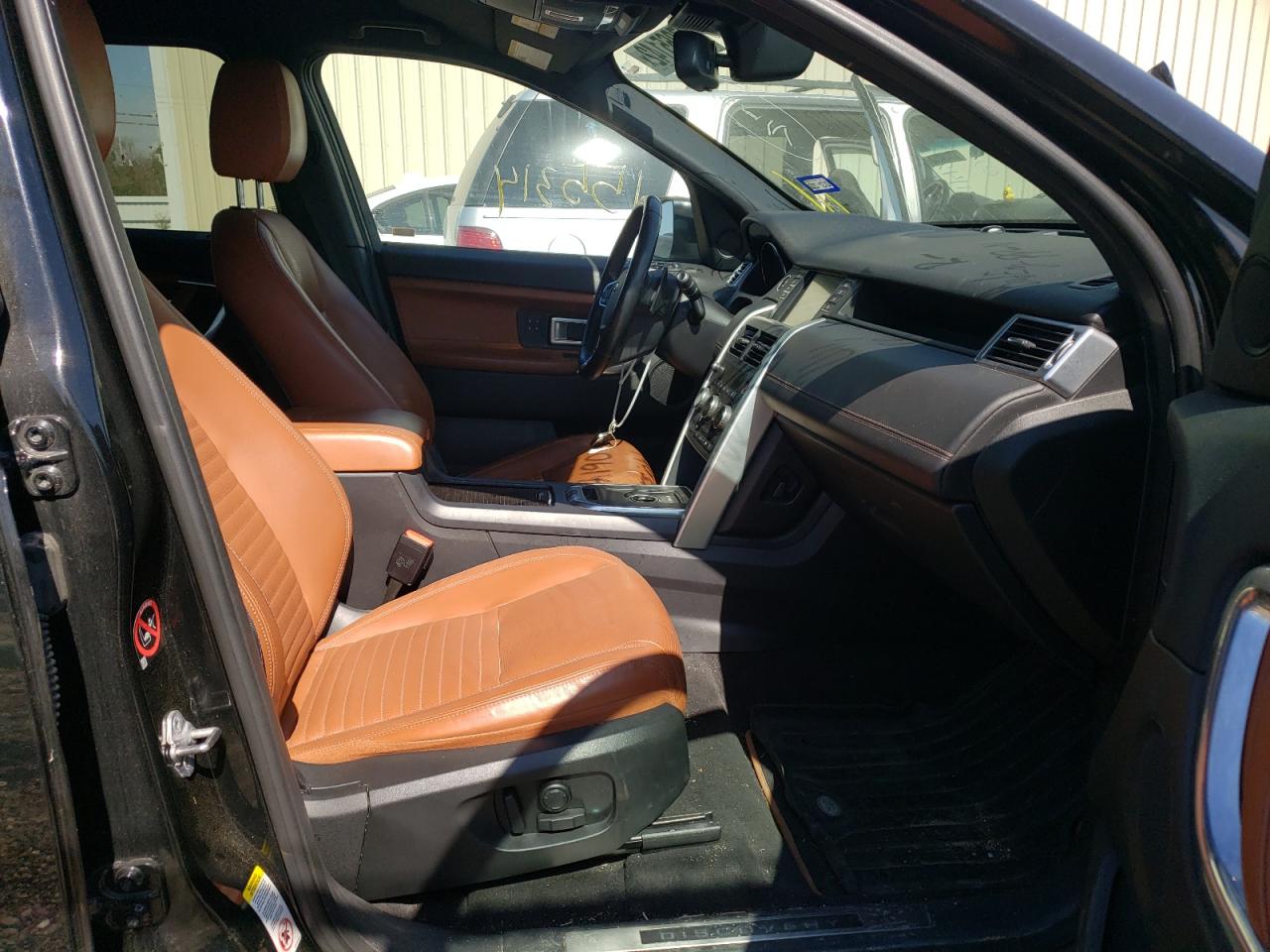 Photo 5 from auction – 2015 LAND ROVER DISCOVERY with VIN SALCT2BG8FH543190