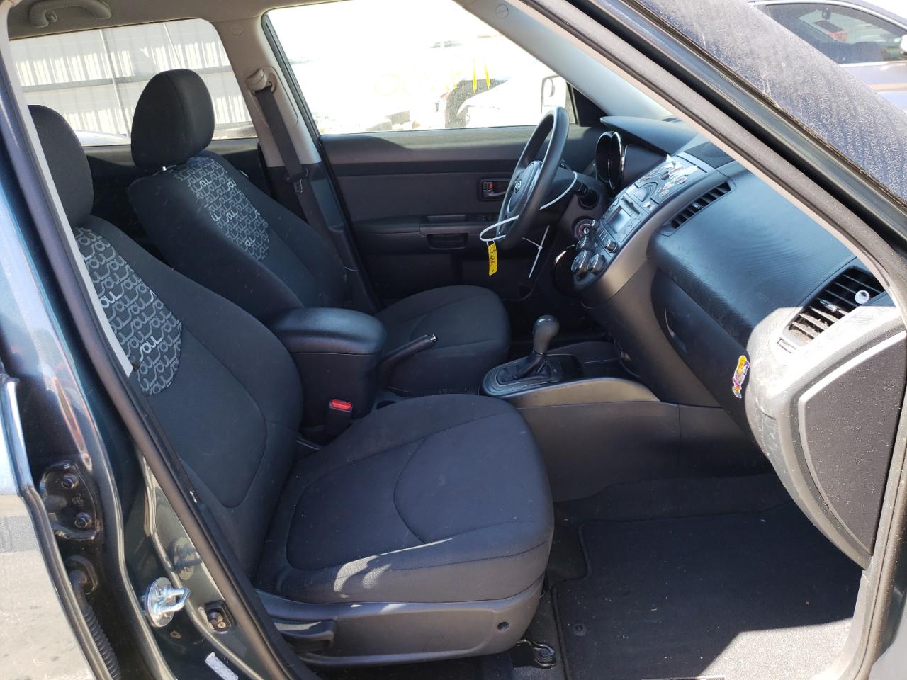 Photo 5 from auction – 2011 KIA SOUL + with VIN KNDJT2A20B7331453