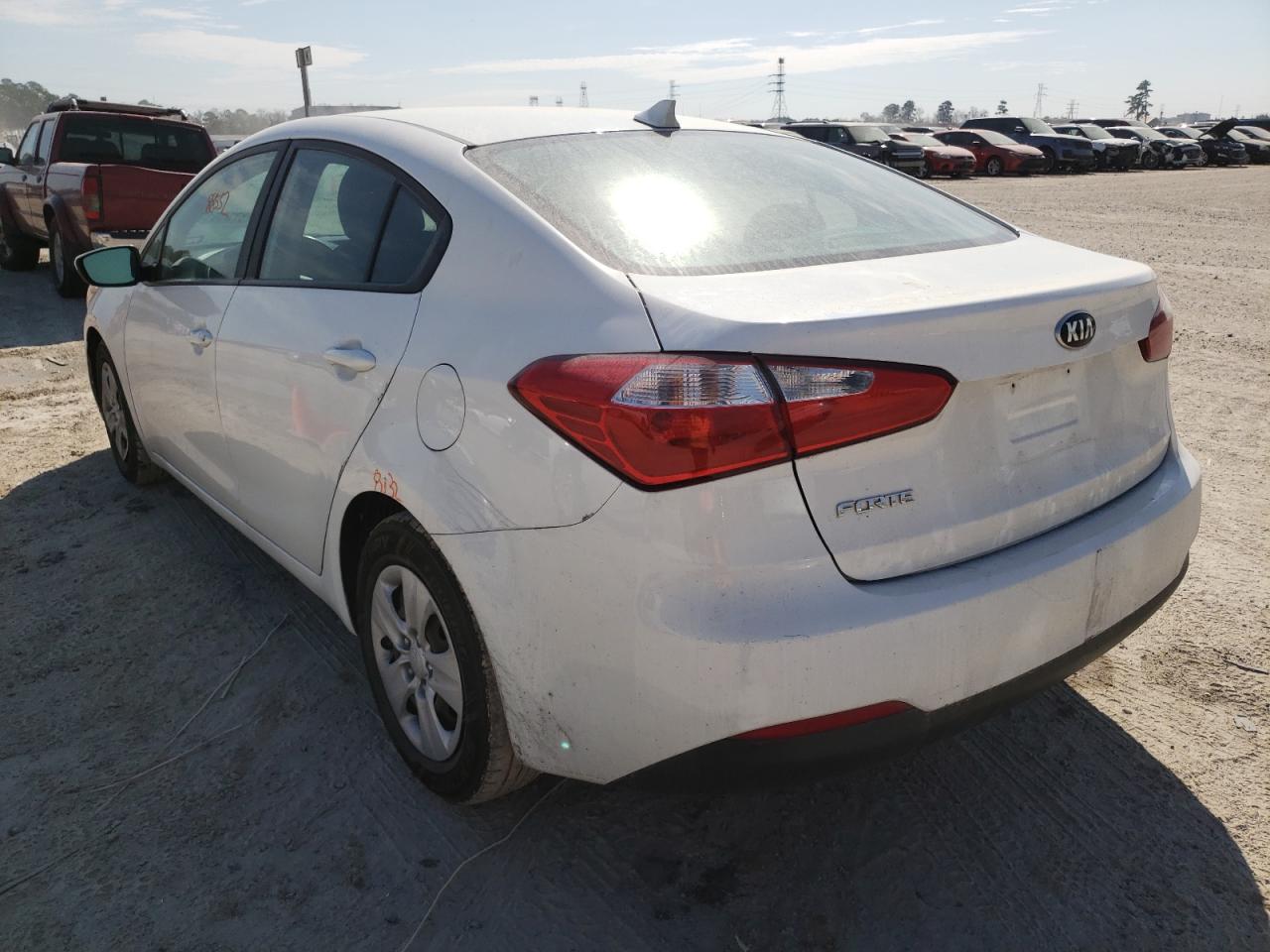 Photo 3 from auction – 2016 KIA FORTE LX with VIN KNAFK4A64G5608449