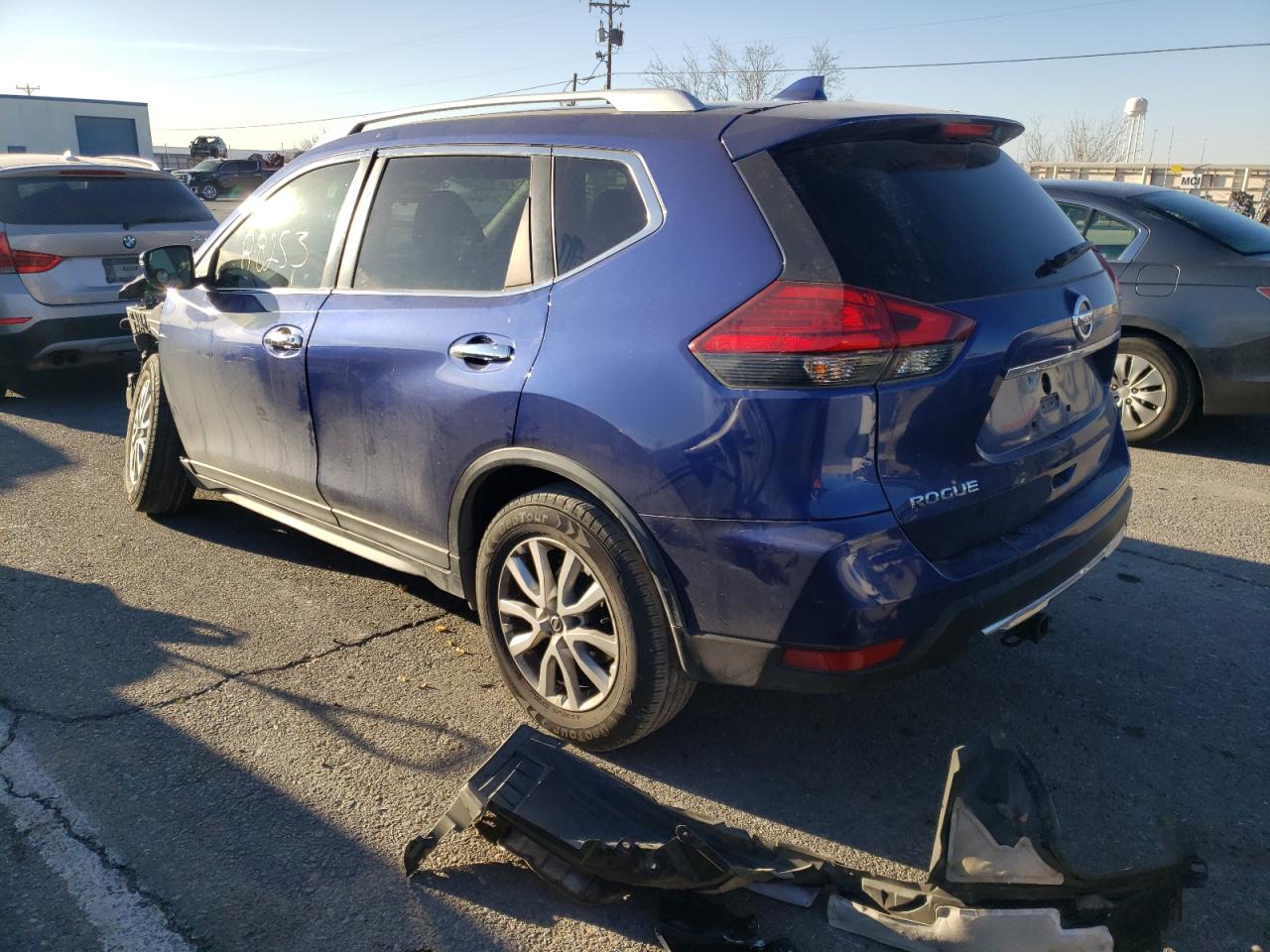 Photo 3 from auction – 2017 NISSAN ROGUE S with VIN KNMAT2MT3HP571867